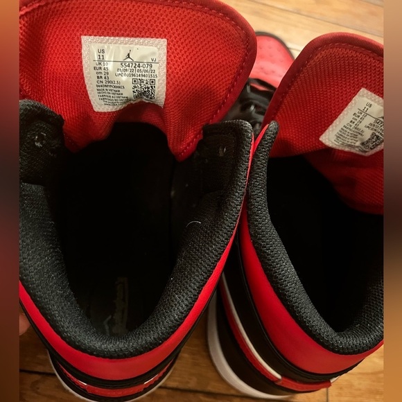 Nike Air Jordan 1 Mid Red/White/Black Size11
Mid Sneakers. - Picture 15 of 16